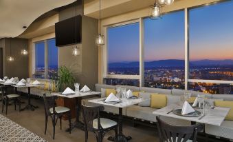Park Mall Hotel & Conference Center