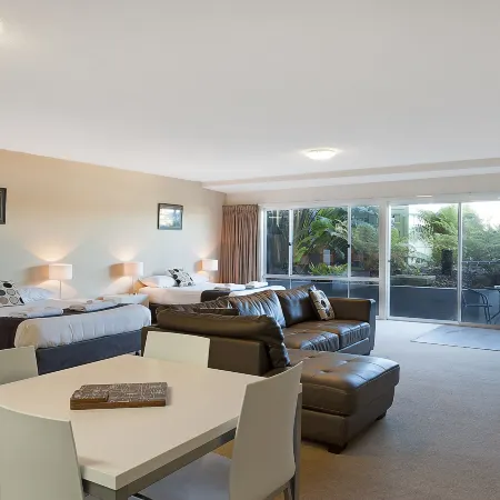 Albacore Apartments