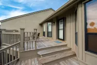 145 Ocean Point Dr Hotels in Beaufort County