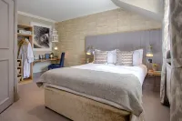 The Curious Pig in the Parlour Hotels in Copthorne