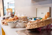 Apparthotel Privilodges Toulon - breakfast