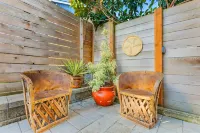 The Sweetest Suite - 91 Walkscore! Hotels near Ginger Tree