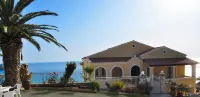 Apartments with Pool Maria on Agios Gordios Beach