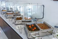 S Plaza Suites Hotel - breakfast
