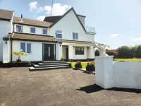 Gower Hideaway - 3 Bed - Ocean Breeze Hotel dekat Culver Hole Cave