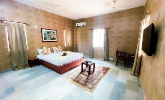 Roomshala 131 Willow Woods Farmhouse