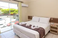 Pousada Roberto Monteiro - Frente Mar Hotel dekat Morro das Feiticeiras