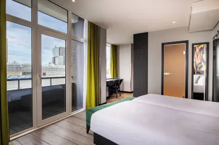 Thon Hotel Rotterdam Отели рядом с достопримечательностью «KPN Telecom Building / Toren op Zuid»