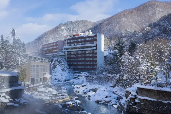 定溪山溫泉, 章月格蘭德酒店