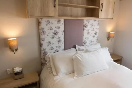 Rosedale Lakeside Lodge Отели в г. Сайренсестер