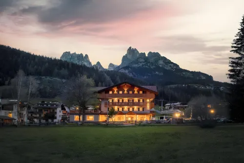 X Alp Hotel Hotels in Pera