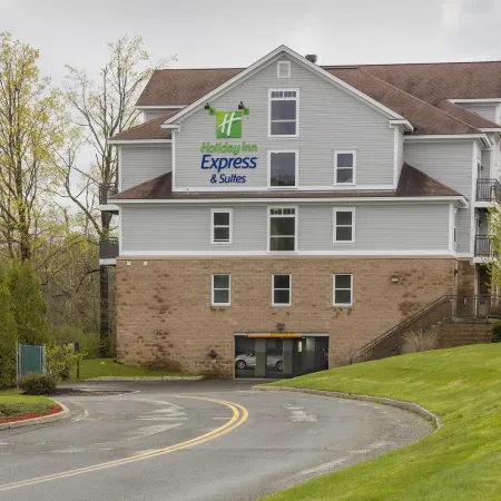 Holiday Inn Express & Suites WHITE RIVER JUNCTION by IHG