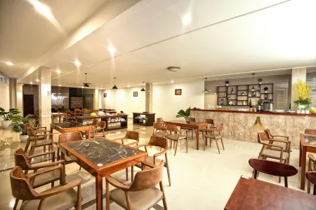 Le Centre Pleiku Hotel Отели в г. P. Dien Hong