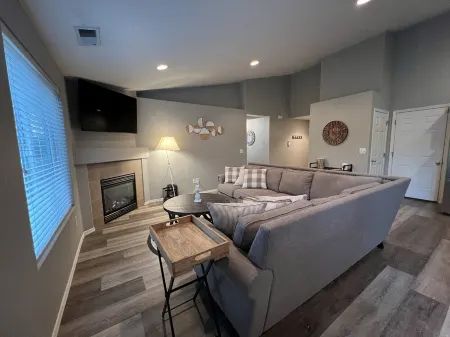 Comfortable home near Outlets, Wineries and Tulip Festival