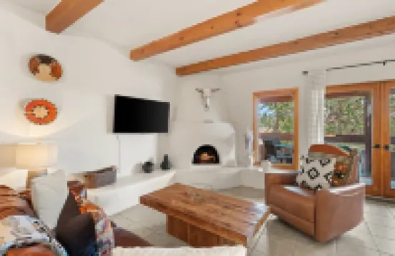 Vista Serenity: Cozy Kiva, mountain views, 3 minutes from downtown