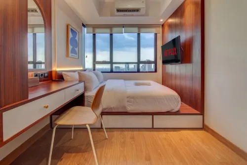 2BR Bauhaus 707 W/Pool & Free Parking