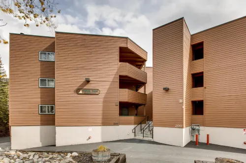 Breathtaking Lake Dillon Vista and Cozy Deck - Charming Mountain Retreat