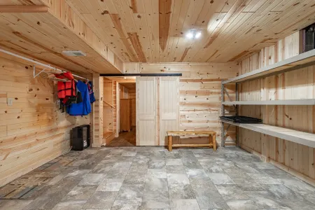 The Lakeside: Hot Tub, Dog Friendly, Trail Acces, Pontoon Rental Отели в г. Сойер