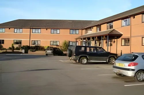 Happy Guests Lodge Hotels in Frodsham