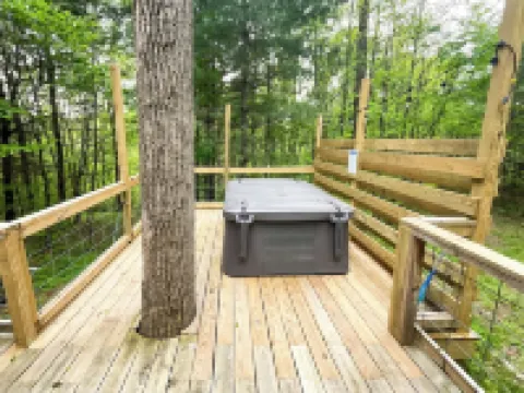 "Moon Glow" Cabin - Cozy Climber Retreat in Muir Valley w/ Hot-tub!