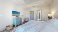 Serenity Retreat - Private Patio, Steps to the Beach Hotels in Sunnyside
