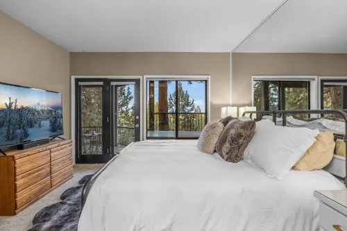 Private Hot Tub and Fireplace with Scenic Views - Stunning Retreat Hotel di Sunriver