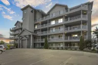 Breathtaking Lake Views and Cozy Fireplace - Stunning Luxury Retreat Hotels in Indian Point
