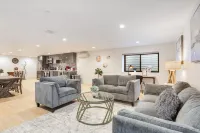 Modern Suite with Full Kitchen and Parking - Charming Cozy Retreat Hotel a Bellevue