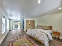 Peaceful Retreat - Hot Tub, Forest Views, River Access Hotels in Meyers