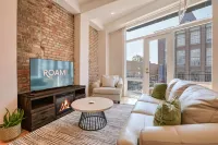 Roami at the Churchill | 2 Bedroom w/ Balcony