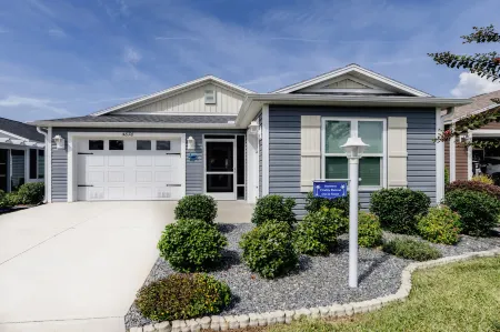 Tranquil Villa Retreat with Modern Comforts - Charming Getaway