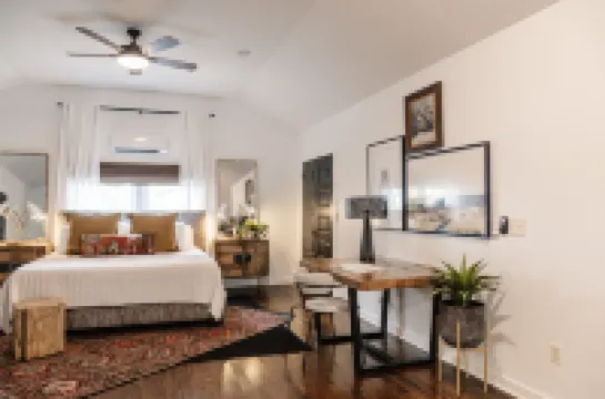 Luxury Services and Chic Design - Stunning Southern Retreat