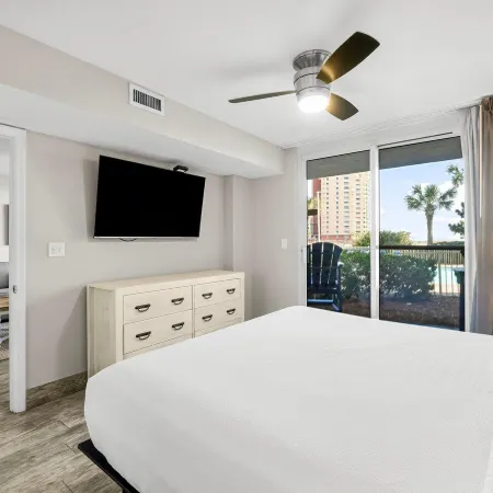 Pelican Beach 113