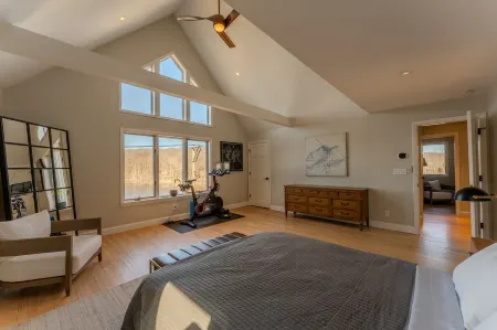 Beautiful Escape! Hudson Valley LakeHouse. 90min from NYC & 30min from Beacon.