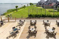 Modern Houseboat in Offingawier with Terrace