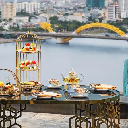 HAIAN Riverfront Hotel Da Nang