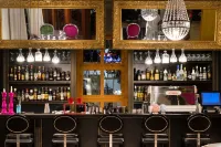 A for Art Hotel - بار