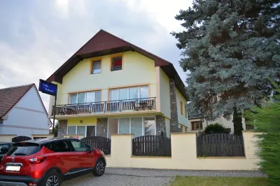 Wellness Vila Bohemia Các khách sạn gần Lâu đài Karlštejn