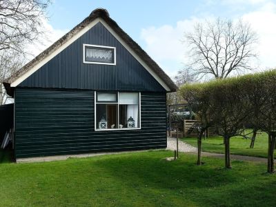 Cozy House with a Boat Near Giethoorn & Weerribben Wieden National Park
