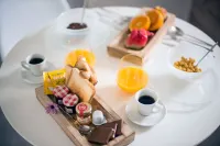 푸에블로 비에호 스위트 Feel Santorini 주변 호텔