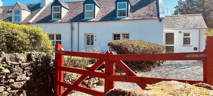 No 4 Old Post Office Row, Isle of Skye Hotels in Portree