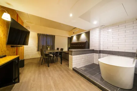 27 Hotel