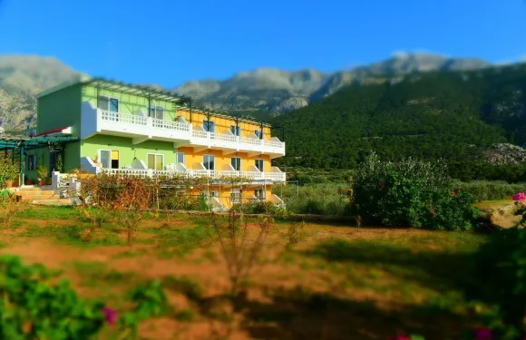 拉夫科拉瑪旅館