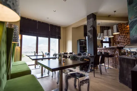 Forest Suites Boutique Hotel