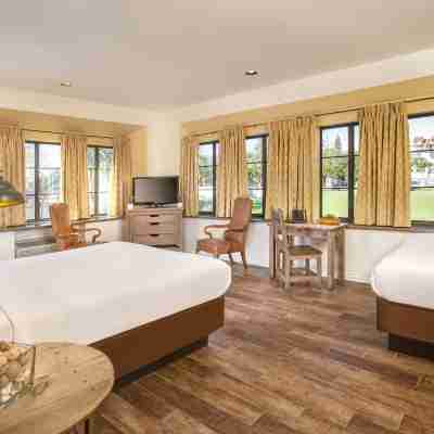 Clocktower Inn Ventura Rooms