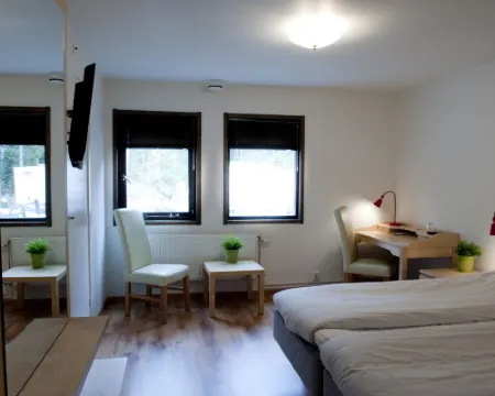 瓦爾貝里桑根酒店及旅舍 圖什比酒店