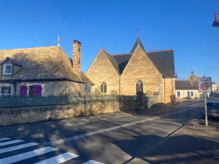 Le Presbytere Отели рядом с достопримечательностью «La ferte bernard rue alfred»