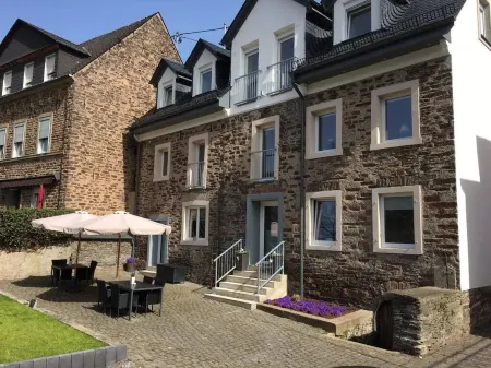 Apartments am Moselufer Отели в г. Кохем-Целль