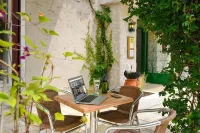 Logis Hôtel Saint Cyr 셍-로헝-누엉 호텔