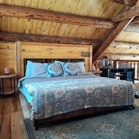 Quiet Retreat in Aspen Grove